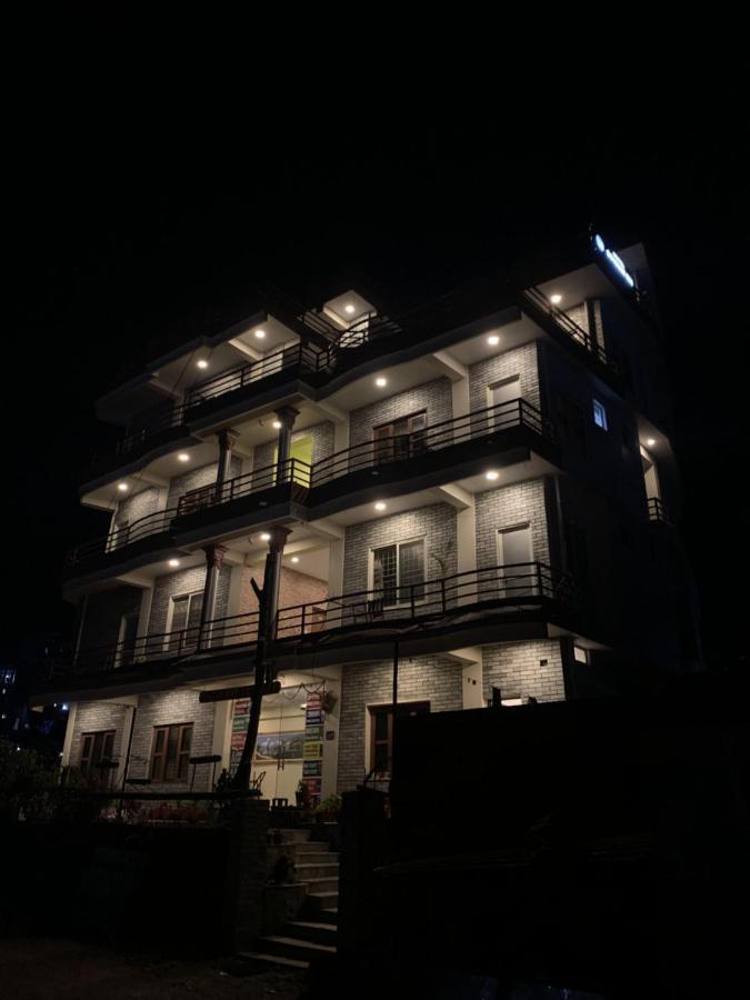 Hotel October Inn Pokhara Dış mekan fotoğraf