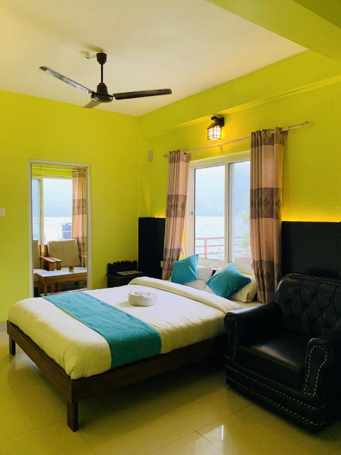 Hotel October Inn Pokhara Dış mekan fotoğraf
