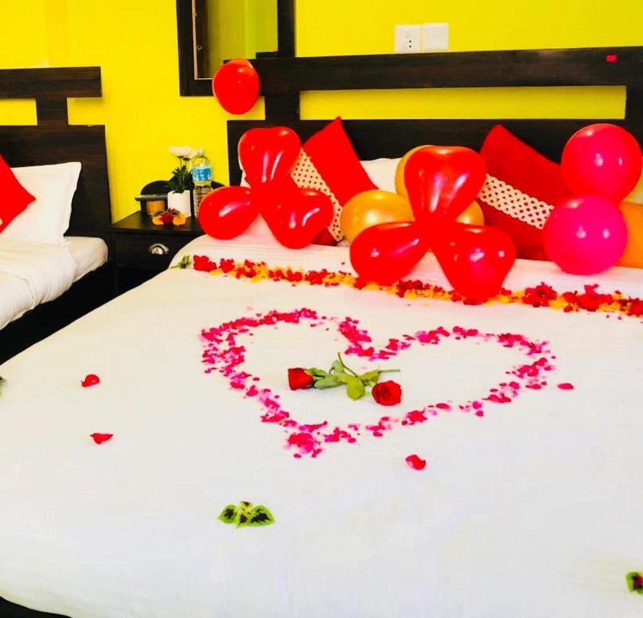 Hotel October Inn Pokhara Dış mekan fotoğraf
