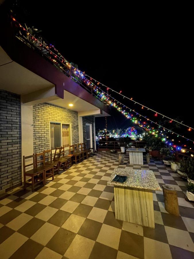 Hotel October Inn Pokhara Dış mekan fotoğraf