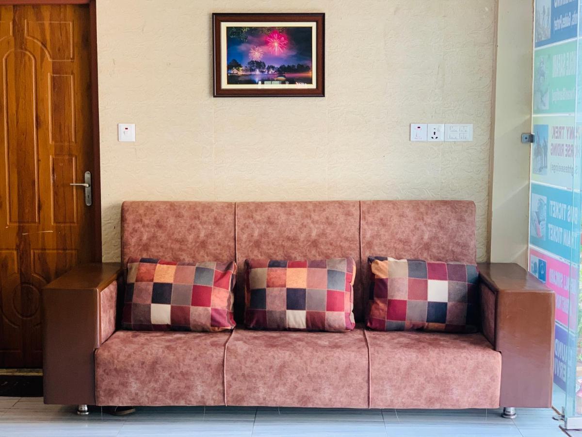 Hotel October Inn Pokhara Dış mekan fotoğraf
