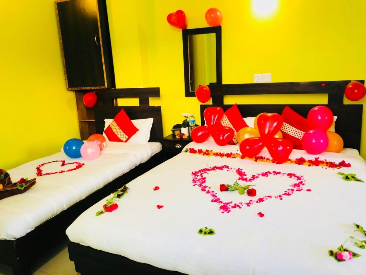 Hotel October Inn Pokhara Dış mekan fotoğraf