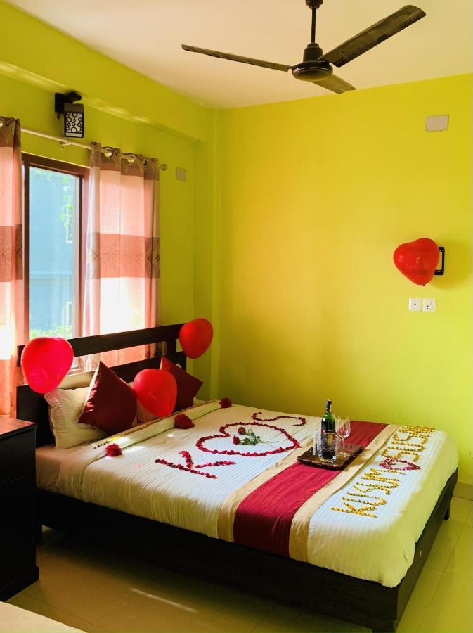 Hotel October Inn Pokhara Dış mekan fotoğraf