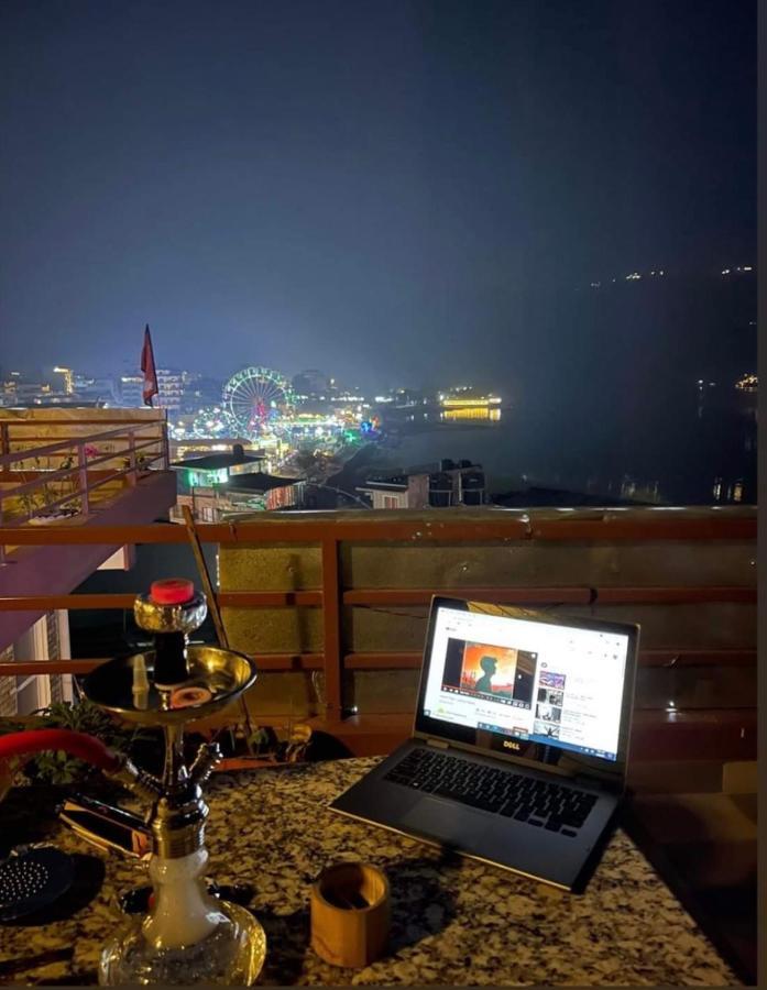 Hotel October Inn Pokhara Dış mekan fotoğraf