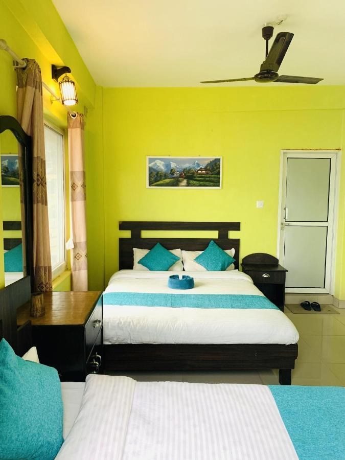 Hotel October Inn Pokhara Dış mekan fotoğraf