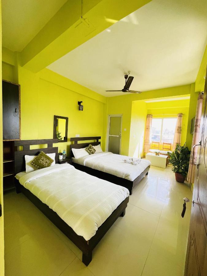 Hotel October Inn Pokhara Dış mekan fotoğraf