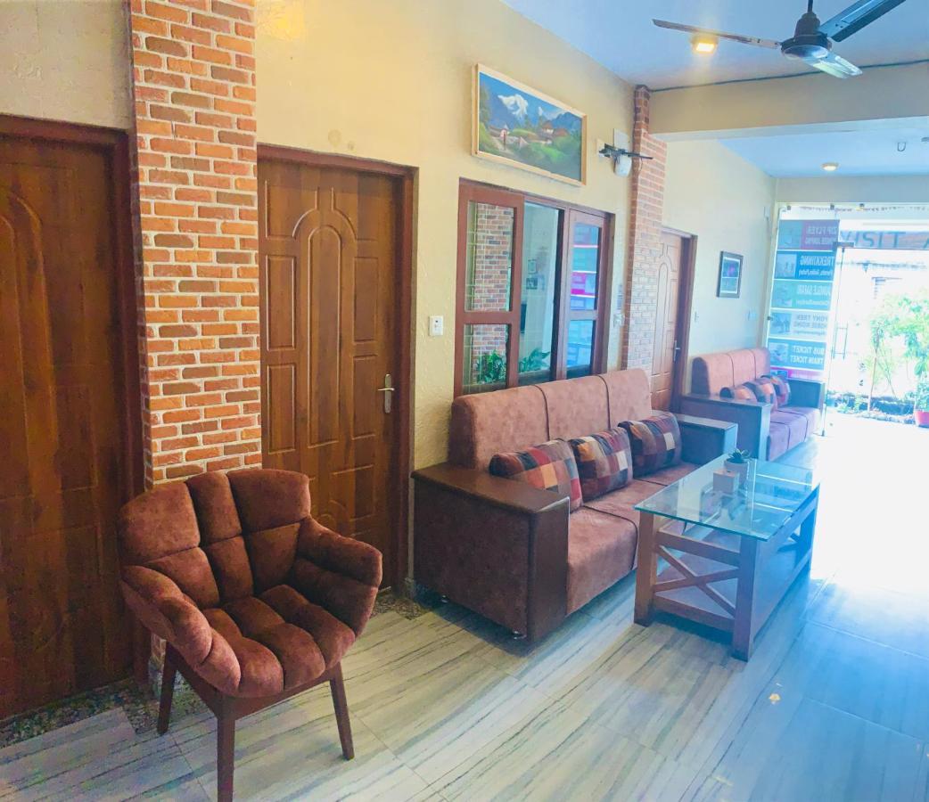 Hotel October Inn Pokhara Dış mekan fotoğraf