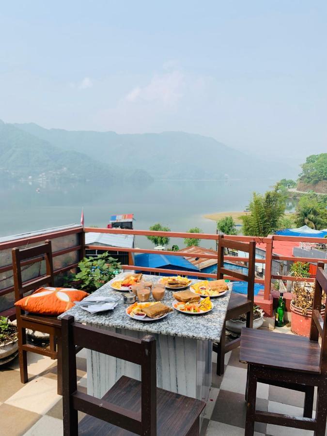 Hotel October Inn Pokhara Dış mekan fotoğraf