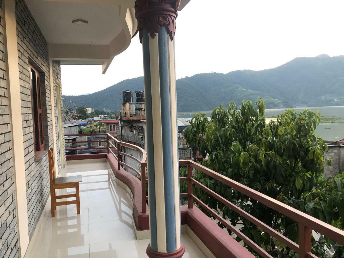 Hotel October Inn Pokhara Dış mekan fotoğraf